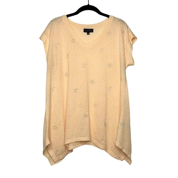 Dia & Co Cameo Appearance 0X Celestial Sharkbite Hem Top - Picture 1 of 5